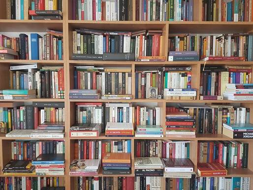 Top inedit: cele mai furate cărți din librării în 2017