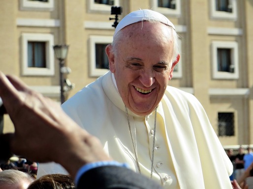 Papa Francisc denunță știrile false și cere un "jurnalism al păcii'' 