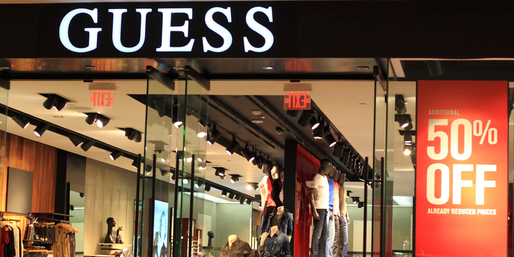Acțiunile companiei Guess au scăzut cu peste 17% după ce Kate Upton l-a acuzat de hărțuire sexuală pe Paul Marciano