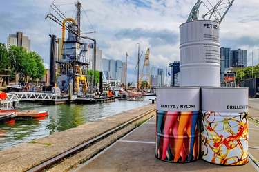 În Rotterdam, dacă ai „haine de firmă”, trebuie să umbli cu chitanța în buzunar. Poliția are ordin să te oprească, îmbrăcămintea poate fi confiscată