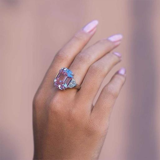 Diamantul roz ''Pink Legacy'', de aproape 19 carate, scos la licitație în Geneva