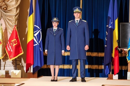 FOTO Noile uniforme ale Armatei Române