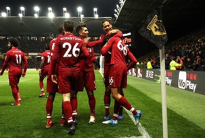 Doi refugiați s-au ascuns în autocarul fanilor echipei de fotbal Liverpool, la revenirea de la Paris