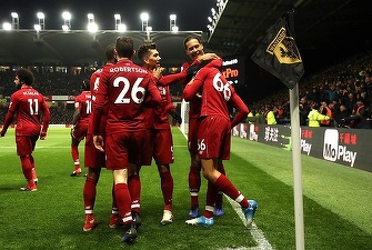 Doi refugiați s-au ascuns în autocarul fanilor echipei de fotbal Liverpool, la revenirea de la Paris