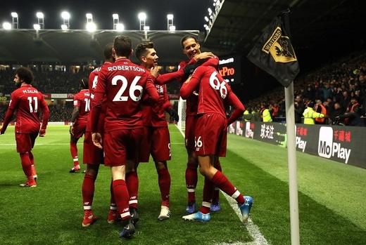 Doi refugiați s-au ascuns în autocarul fanilor echipei de fotbal Liverpool, la revenirea de la Paris