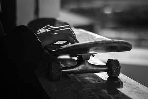 O colecție de plăci de skateboard Supreme, vândută pentru 800.000 de dolari la Sotheby's Hong Kong