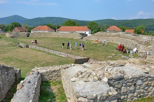 Proiect de 22 milioane lei pentru restaurarea Amfiteatrului din cadrul sitului arheologic Ulpia Traiana Sarmisegetusa