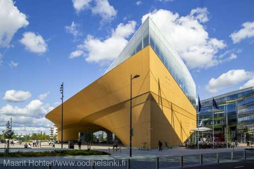 O bibliotecă din Helsinki, nevoită să își lărgească ușile de acces