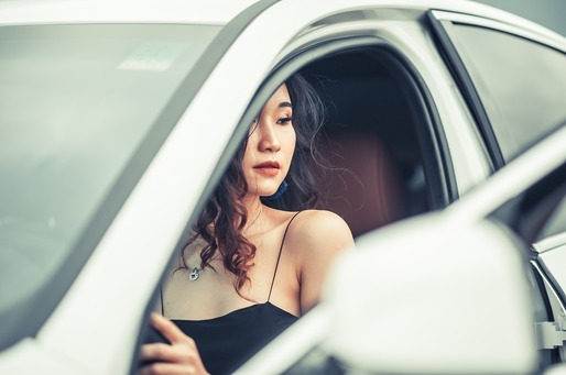 Circa o treime dintre conducătorii auto din România sunt femei