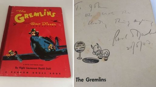 Un exemplar rar din prima ediție a cărții „The Gremlins”, scos la licitație