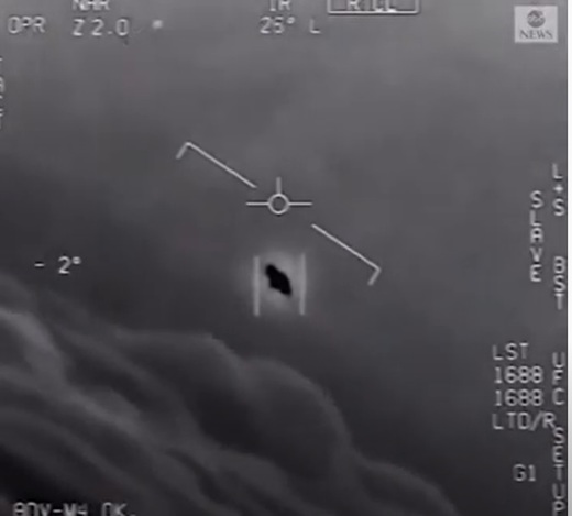 Pentagonul publică înregistrări ale piloților Marinei SUA în care ar apărea OZN-uri