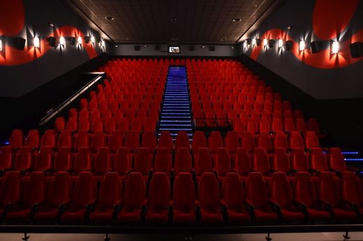 Redeschidere timidă a sălilor de cinema în SUA