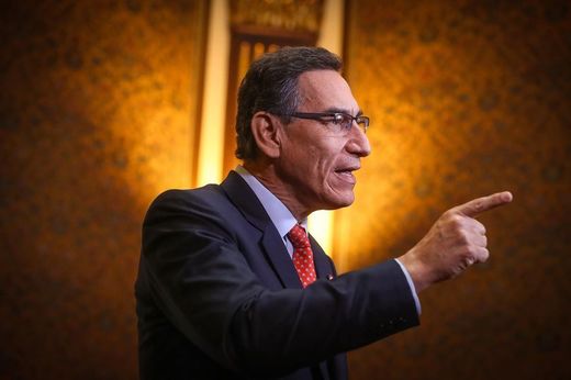 Președintele statului Peru riscă demiterea din cauza unui contract cu un cântăreț