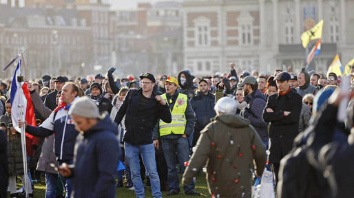Mii de oameni la o manifestație anti-lockdown la Amsterdam