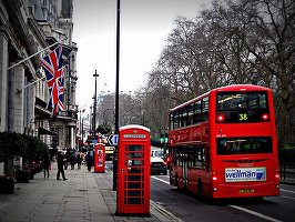 Celebrele cabine telefonice roșii din Marea Britanie ajută acum la salvarea de vieți