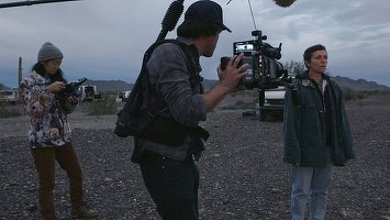 Chloe Zhao, marea câștigătoare la gala Sindicatului regizorilor americani pentru filmul "Nomadland"
