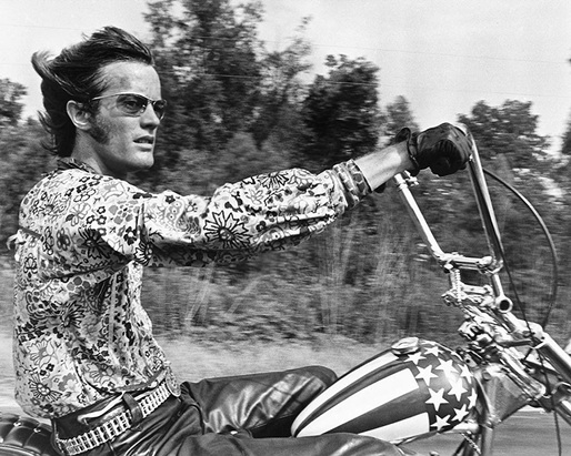 VIDEO&FOTO Legendara motocicletă condusă de Peter Fonda în filmul Easy Rider, scoasă la licitație