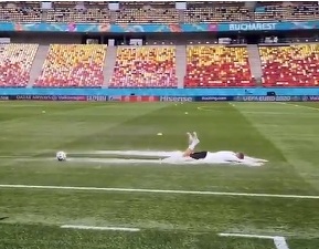VIDEO&FOTO România începe "bine" Euro2020 ca organizator: Arena Națională este plină cu apă, austriecii au mutat stadionul de antrenament după ce s-au amuzat de bălțile de pe iarbă
