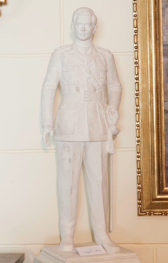 FOTO Regele Mihai va avea statuie în mărime naturală, la Sinaia. Monumentul va fi dezvelit în 25 octombrie