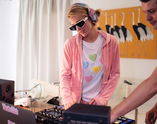 Paris Hilton nu vine la festivalul de la Craiova