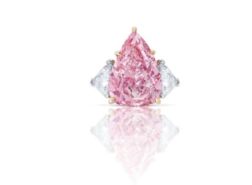Diamantul roz gigant "Fortune Pink", adjudecat la 28,3 milioane de euro
