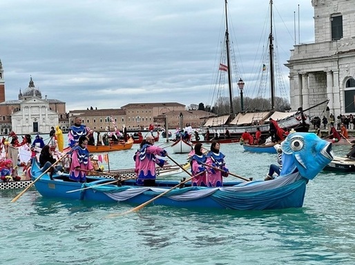 VIDEO&FOTO Carnavalul de la Veneția își recapătă strălucirea de altădată 