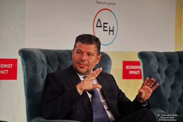 FOTO Tranzacția PPC-Enel îl readuce pe șeful celei mai mari companii energetice a Greciei aproape de afacerea de fashion online din România, ce promovează designeri eleni. "Suntem un brand cu rădăcini greco-române."