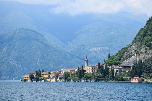 VIDEO Lacul Como, sufocat de turiștii ”de masă”