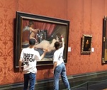 VIDEO Vandalism în numele protecției mediului: Membri ai mișcării Just Stop Oil au atacat cu ciocane un tablou de Velázquez de la Galeria Națională din Londra