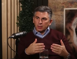 Fost mare jucător de fotbal din "Generația de Aur" intră în politică