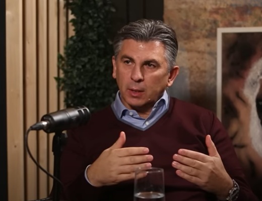 Fost mare jucător de fotbal din "Generația de Aur" intră în politică