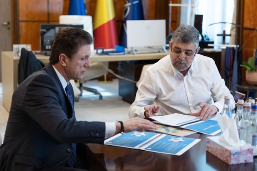 FOTO Fostul fotbalist Gică Popescu a discutat cu Ciolacu cum să găsească mai mulți bani pentru sport