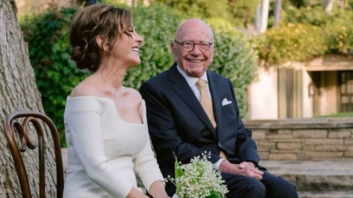 Rupert Murdoch s-a căsătorit pentru a cincea oară, la 93 de ani