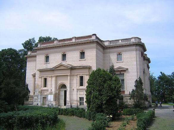 FOTO - SURPRIZĂ Ion Țiriac vrea să cumpere un castel din România