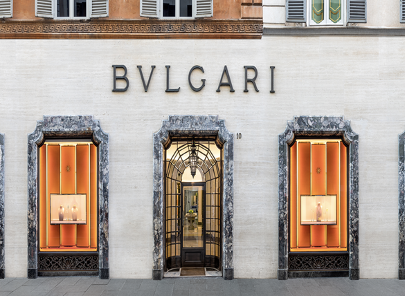 FOTO Jaf spectaculos la un magazin Bulgari din centrul Romei. Hoții au plecat cu bijuterii de jumătate de milion de euro
