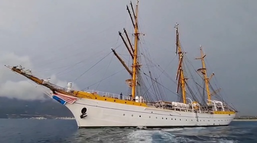 VIDEO Imagini spectaculoase cu nava-școală ”Mircea” care traversează canalul Corint pe furtună