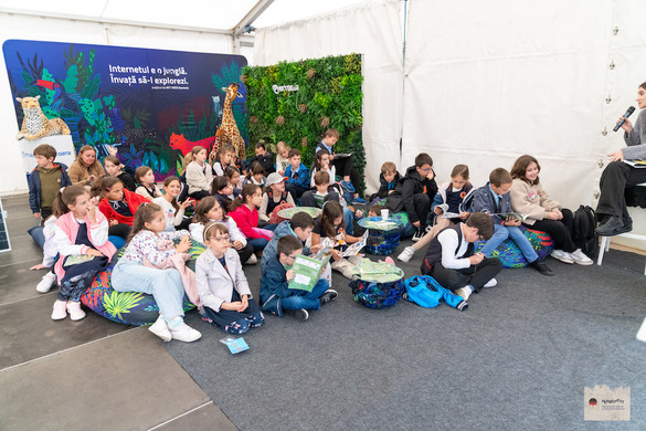 Peste 20.000 de oameni s-au distrat nemțește, la Festivalul de Toamnă al Economiei Germane - HerbstFest