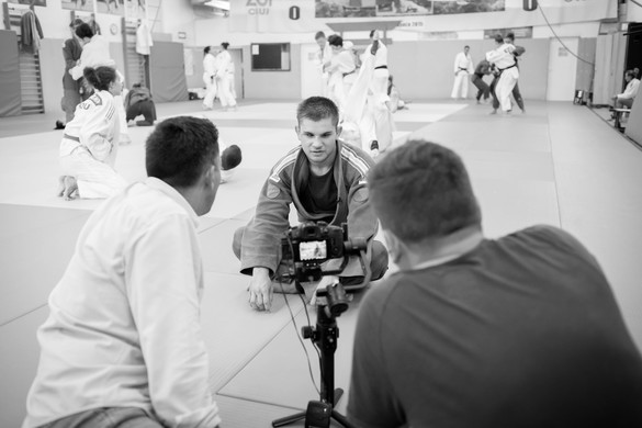 INVESTIM ÎN SPORT Raluca Dascălu, JYSK România: Trebuie investit în proiecte care să atragă copiii către sport și în strategii care să crească performanțele sportivilor țării. Din păcate, suntem un popor care mai mult privește sport decât îl practică