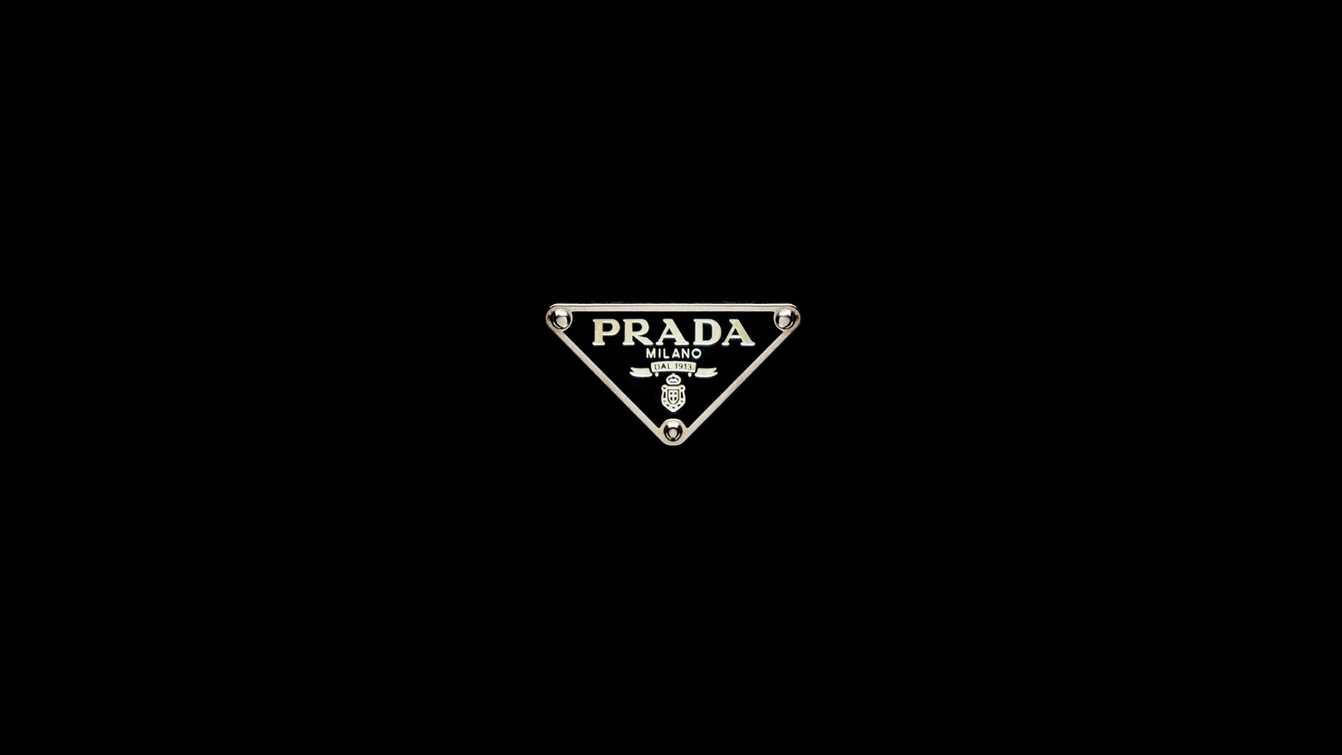 Prada se apropie de un acord de 1,6 miliarde de dolari pentru achiziția Versace