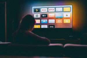 În fața platformelor de streaming, proprietarii de cinematografe vor exclusivitate asupra filmelor pentru mai mult timp