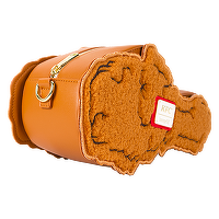 FOTO Colecție inedită de accesorii fashion KFC realizată de Loungefly