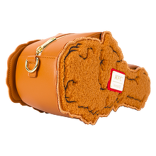 FOTO Colecție inedită de accesorii fashion KFC realizată de Loungefly