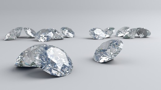 Diamantele naturale sub presiune: tarifele SUA și ascensiunea celor sintetice zguduie industria