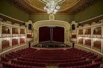 Toți elevii care au luat Bac-ul cu media 10 au acces gratuit la Opera Națională București în stagiunea următoare