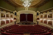 Toți elevii care au luat Bac-ul cu media 10 au acces gratuit la Opera Națională București în stagiunea următoare