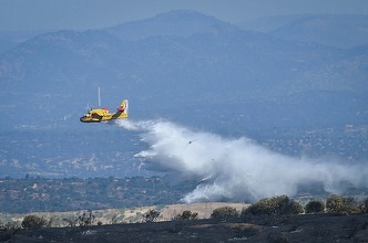 Un incendiu de pădure care a învăluit Madridul într-un nor de fum