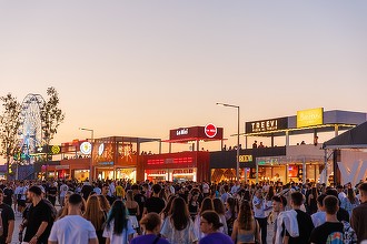 Boom economic datorat Beach, Please! Numărul actorilor economici s-a dublat, zeci de mii de turiști străini cheltuie banii în România