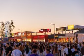 Boom economic datorat Beach, Please! Numărul actorilor economici s-a dublat, zeci de mii de turiști străini cheltuie banii în România