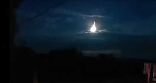 VIDEO O minge de foc, observată pe cerul Japoniei