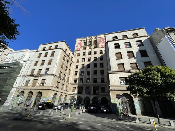 FOTO Clădirea fostei fabrici de anvelope Banloc-Goodrich va fi demolată pentru construcția Muzeului Holocaustului. Va găzdui chiar un tren utilizat la deportări